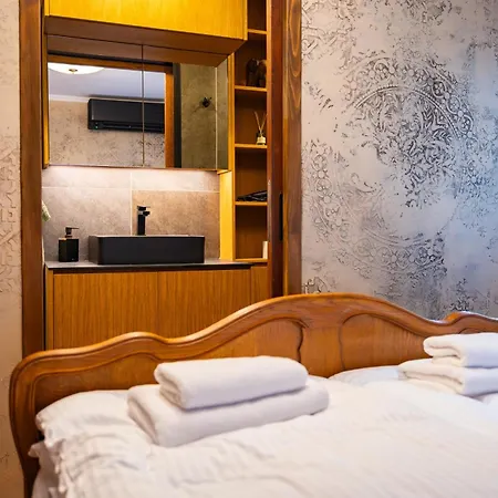 Iatrus Guest & Sauna Апартаменты