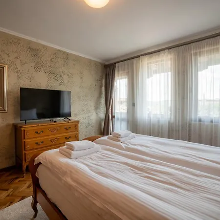 Iatrus Guest & Sauna Apartament *
